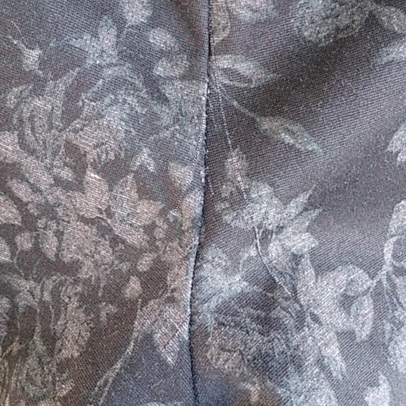Maurice's 20W Reg, Black Floral Legging Pants - Picture 5 of 8